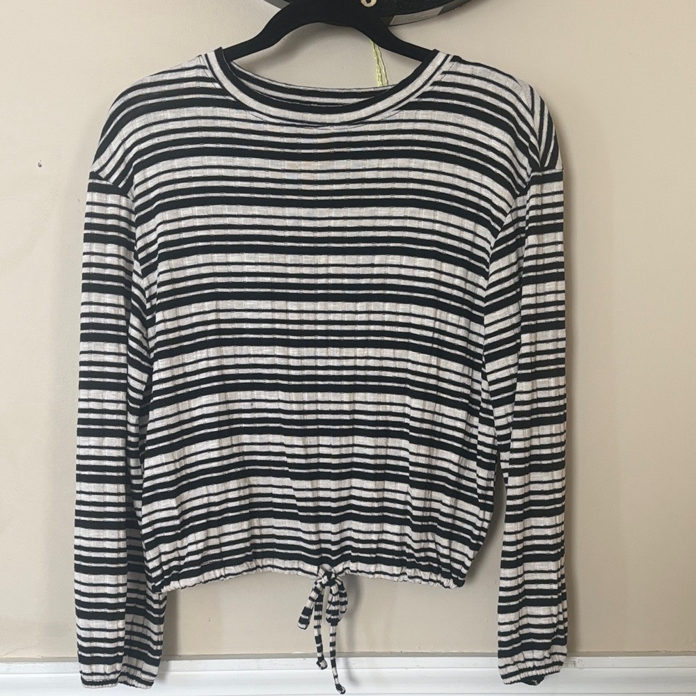 Mudd Black and White Striped Drawstring bottom Long Sleeve Top Fall Soft NWT